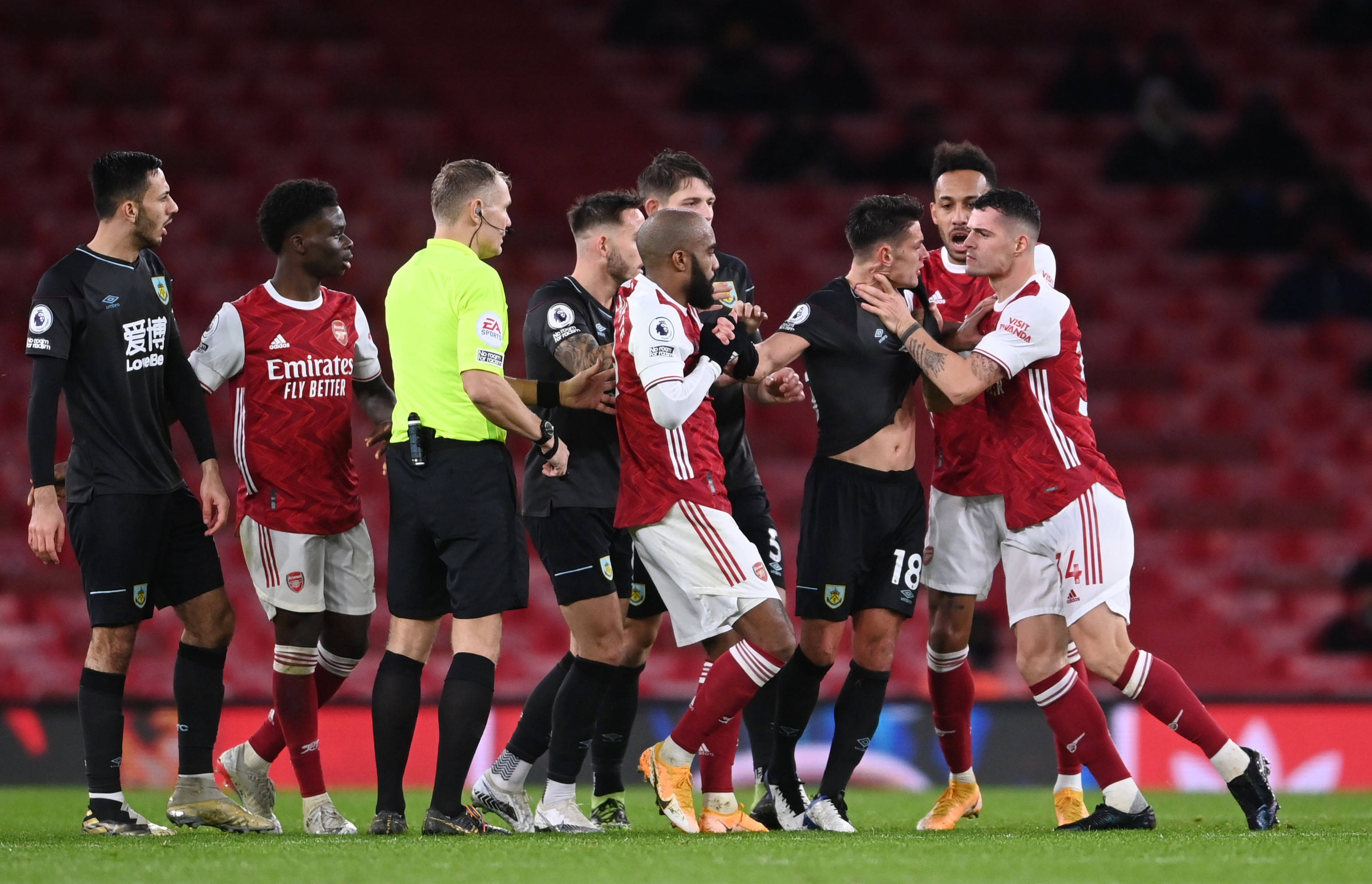 锋以其惊人 锋以其惊人