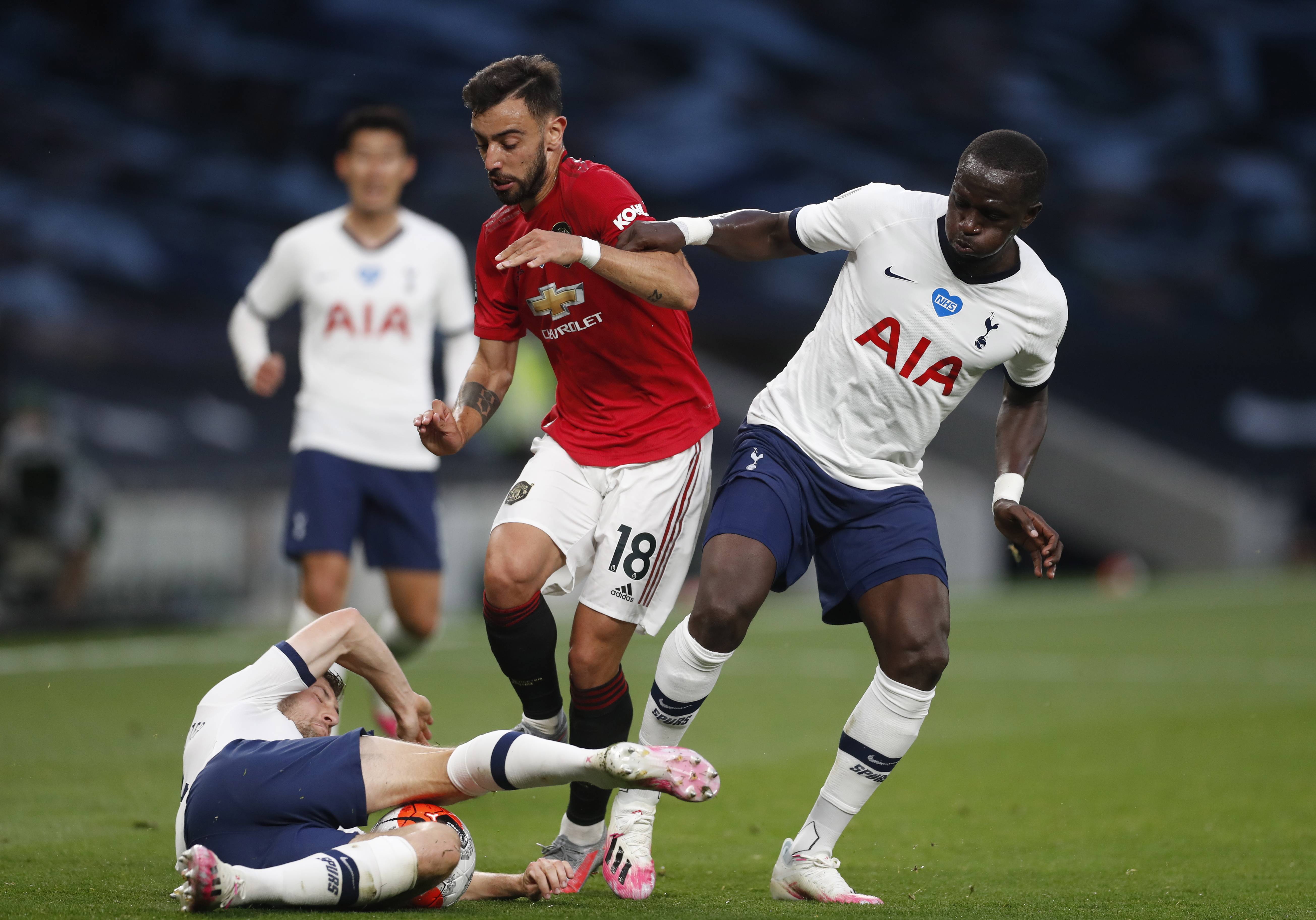 据有利位置 据有利位置